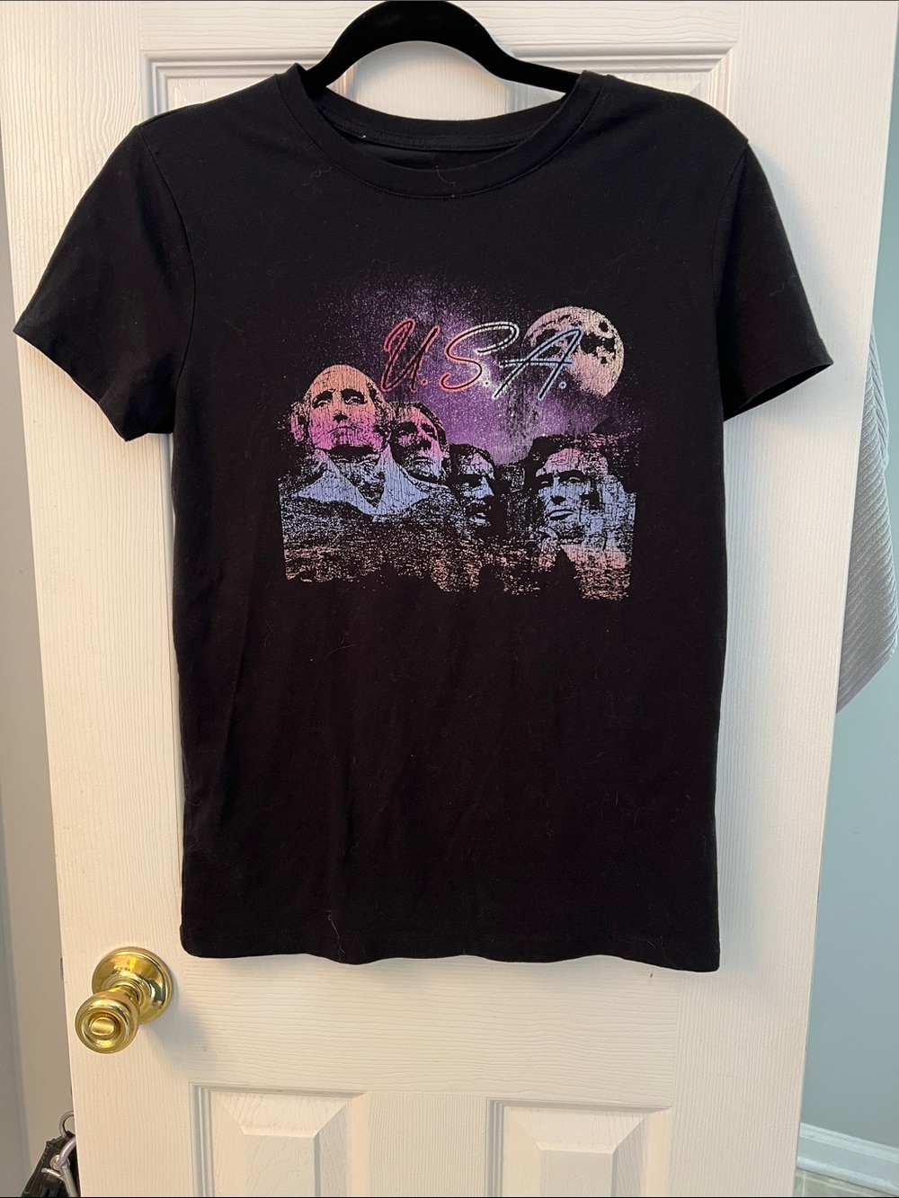Aeropostale Black USA Mount Rushmore Graphic Tee with Pink & Purple Accents
